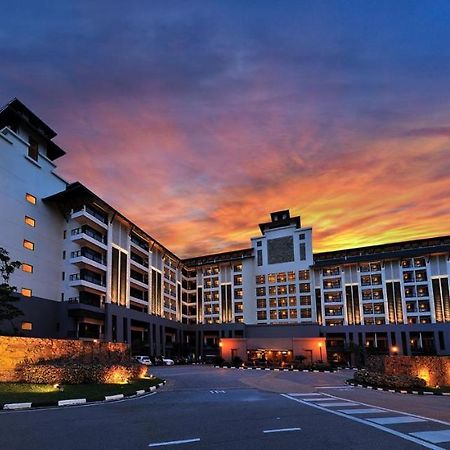 Pulai Spring Resort Kampung Kangkar Pulai Exterior foto